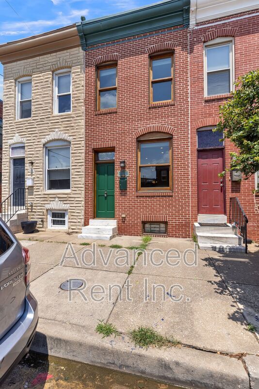 2802 E FAIRMOUNT AVE