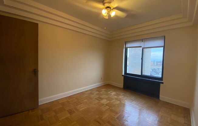 1 bed, 1 bath, $1,195, Unit 607