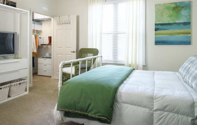 Walton Ridenour Guest room in model