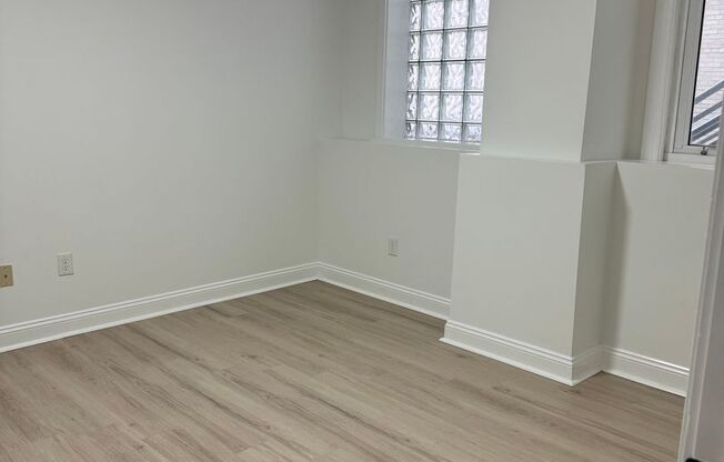 1 bed, 1 bath, 600 sqft, $1,300, Unit 203