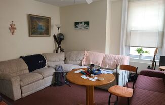 1 bed, 1 bath, $750, Unit 4-2ndF