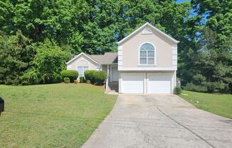 3-Bedroom, 2.5-Bath Home in Desirable Lithonia Location!!