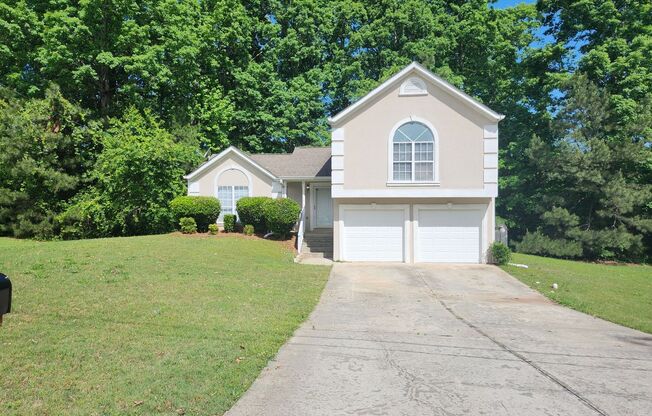 3-Bedroom, 2.5-Bath Home in Desirable Lithonia Location!!