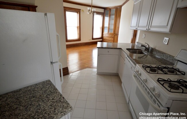 2329 N HALSTED ST