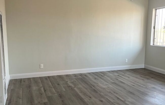 1 bed, 1 bath, $2,000, Unit 06