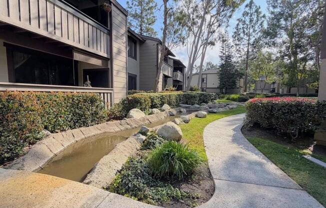 1 bed, 1 bath, 710 sqft, $2,400