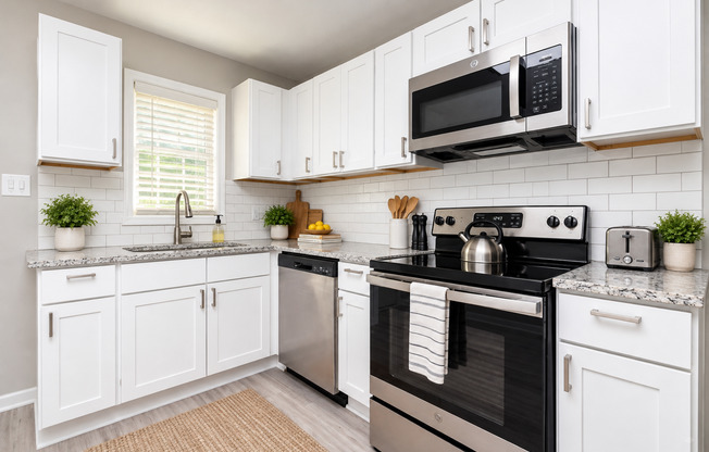 Longview Village | 1 & 2 Bedroom Apartments in Raleigh | ½ Off 2 Months