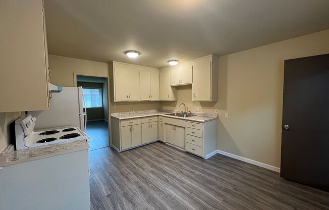 2 beds, 1 bath, 820 sqft, $2,750, Unit 218