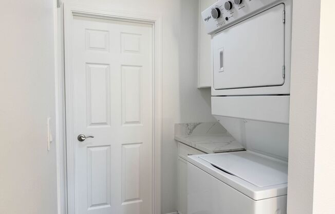 1 bed, 1 bath, 660 sqft, $2,300, Unit 116R
