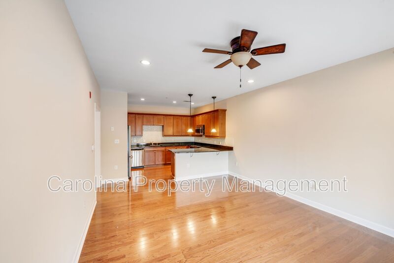1903 Kenilworth Ave 106A
