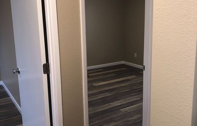 2 beds, 1 bath, 945 sqft, $1,500, Unit 101