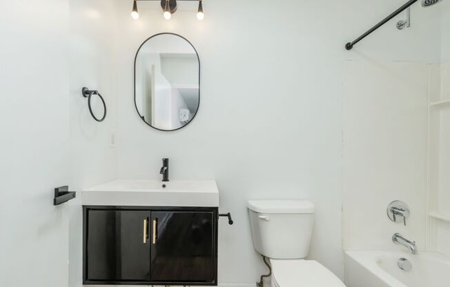 2 beds, 2 baths, 824 sqft, $1,745, Unit 19