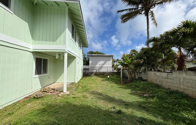 Hau'ula - 1 Bdrm/1 Bath/2 Parking - $2,500
