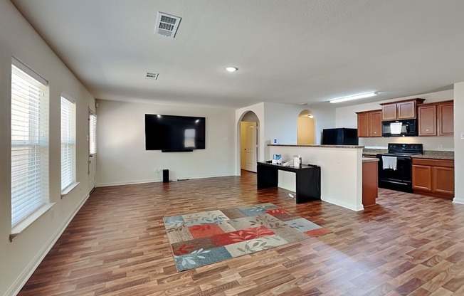 1115 LEIGH LN