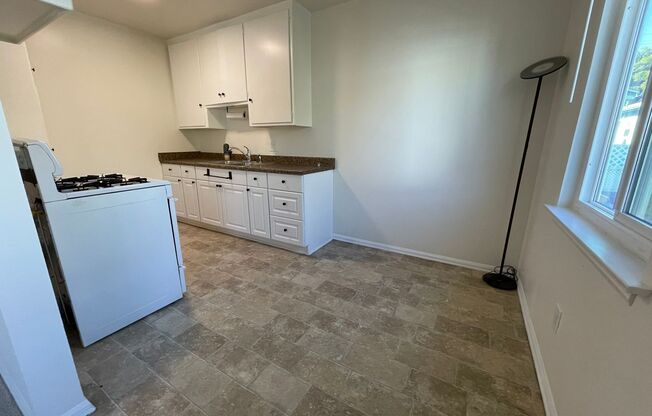 1 bed, 1 bath, 700 sqft, $2,095, Unit 2345-5