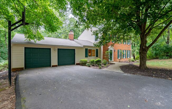Fabulous 4 Bed 2.5 Bath Colonial With Patio and Large Yard In Oakleigh Woods