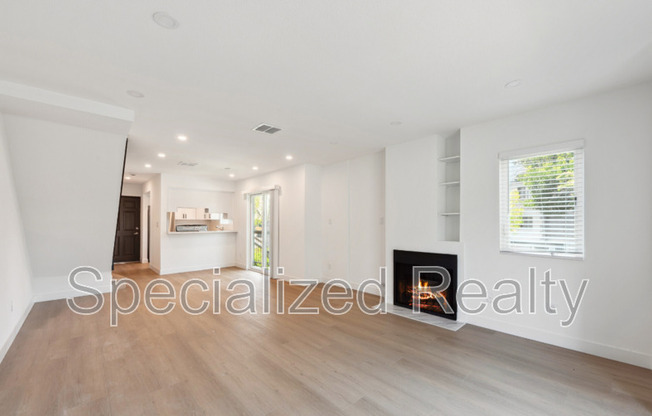 623 W DRYDEN ST