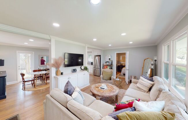 Stunning 3 bed 2 bath home with fenced yard