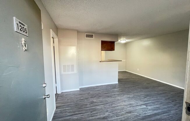 1 bed, 1 bath, 532 sqft, $740, Unit 1205