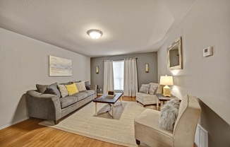 2 beds, 2 baths, 990 sqft, $1,049, Unit 350