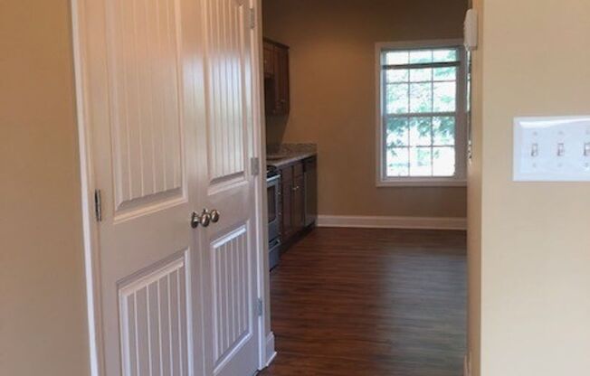 1 bed, 1 bath, 808 sqft, $675, Unit G4