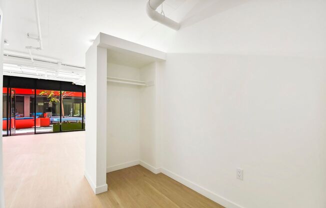 Studio, 1 bath, 409 sqft, $1,795, Unit 1011