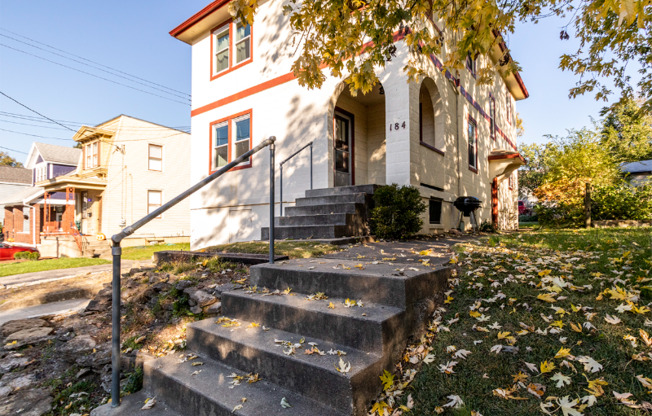184 MDW AVE