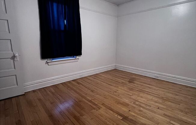 2 beds, 1 bath, $950