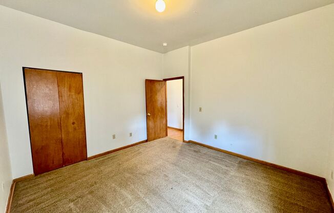 3 beds, 1 bath, $1,650, Unit 1