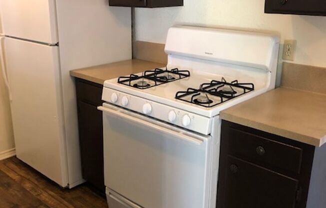 2111 W Hickory