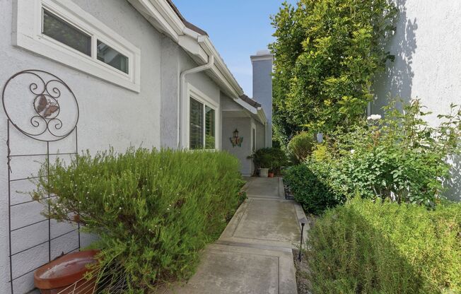 Beautiful 3 Bed / 2 Bath Costa Mesa Home – Available August 1st