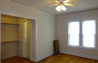 Studio, 1 bath, 390 sqft, $775, Unit 17