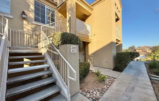 Beautiful 2 bedroom, 2 bath home with bonus space in Mira Mesa!