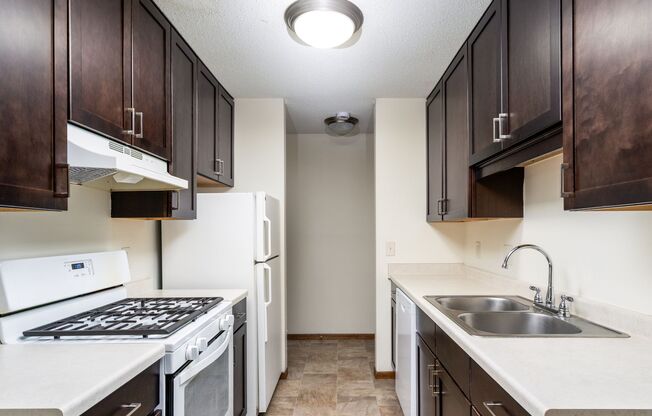 2 beds, 1 bath, 1,020 sqft, $1,395, Unit 295-203