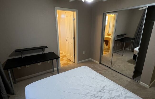 2 beds, 2 baths, $1,700, Unit Unit 1238