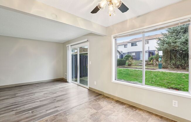 3 beds, 1.5 baths, 963 sqft, $1,749, Unit D-03