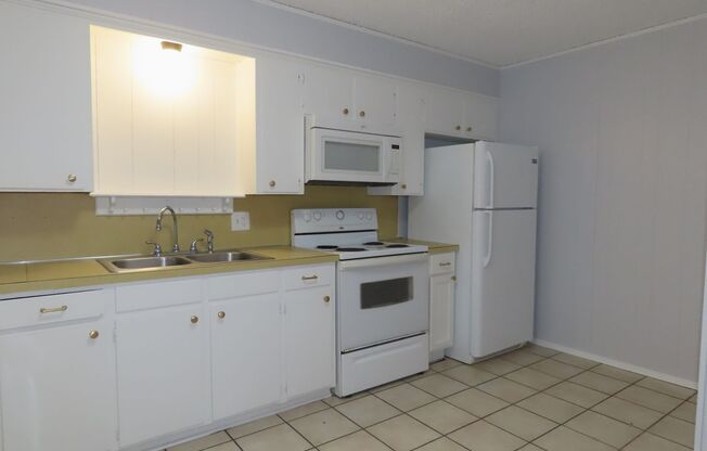 2 beds, 1 bath, $1,150