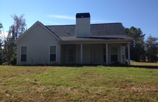 15 Farrington Ct: Beautiful, 4BD, 2BA home in quiet neighborhood for rent in Newnan! AVAILABLE NOV. 2024!