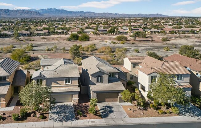 GOLF COURSE VIEWS AT SILVERSTONE RANCH (CENTENNIAL) - 2-STORY 3-BEDROOM HOUSE!