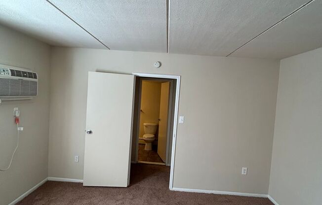 1 bed, 1 bath, 734 sqft, $1,350, Unit K05