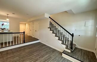 2 beds, 1.5 baths, $1,550, Unit 161 S. Eagle Creek