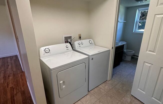 2 beds, 1 bath, 903 sqft, $1,240, Unit M-11