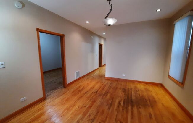 Nice Newly Renovated 2BD, 1BATH, 1St FL - parking included