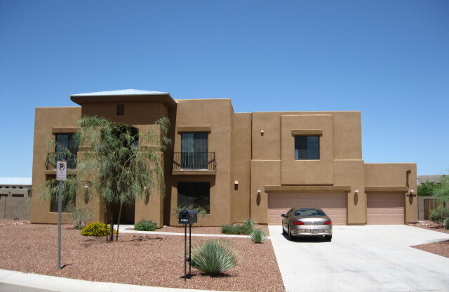 Spacious Southwestern 4/5 Bedroom 3 Bath Home with 3 Car Garage in Vail