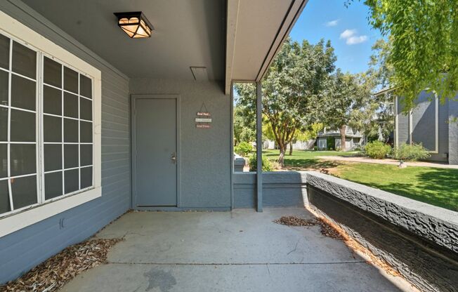 Beautifully Remodeled 3 Bed/2 Bath Condo in Lush Crestview Chateaux – Chandler