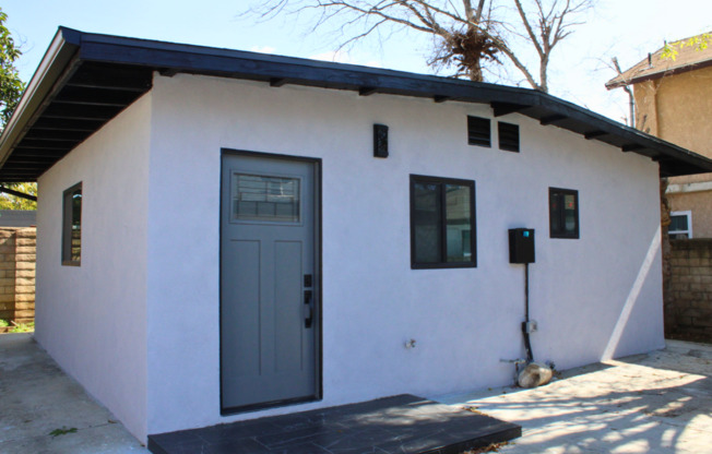 Spacious, Newly Constructed ADU located in San Fernando Valley! Move-in Ready!