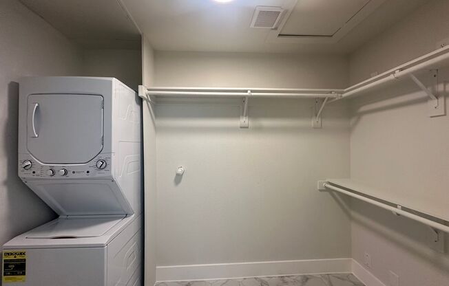 Studio, 1 bath, 780 sqft, $2,199, Unit E-301