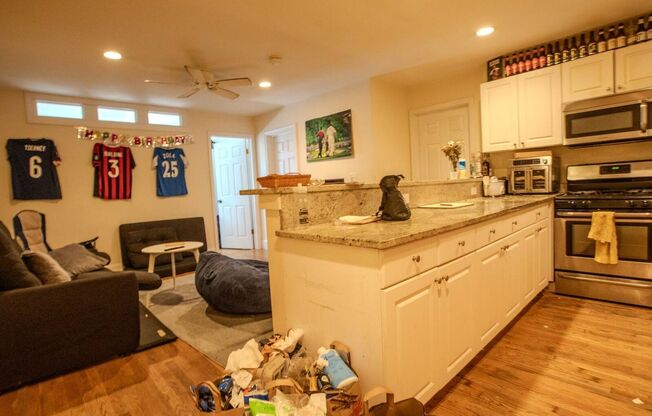 3 beds, 1 bath, $3,995, Unit 324 St. Paul St. #6