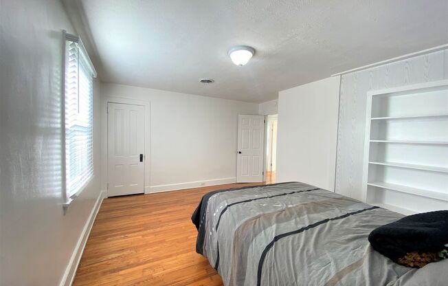 2 beds, 1 bath, $1,500