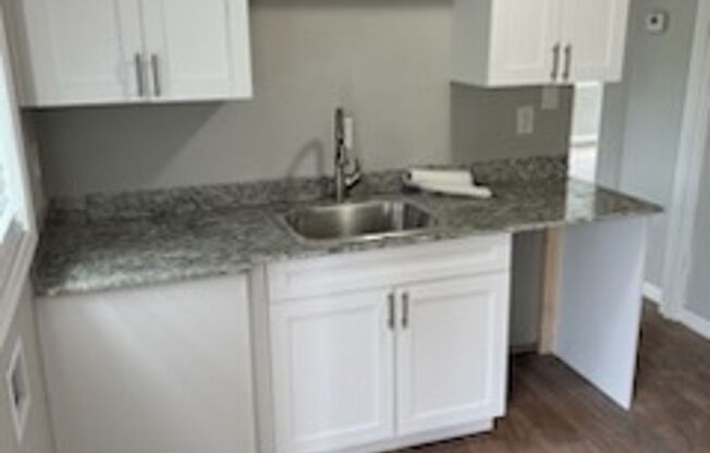 2-Bedroom Apartment for Rent - Perfect Location, Great Price!